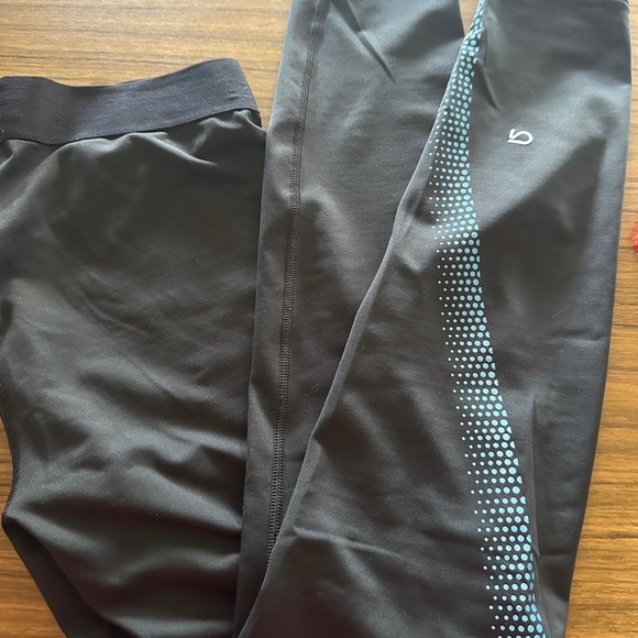 GapFit Leggings - Picture 3 of 8